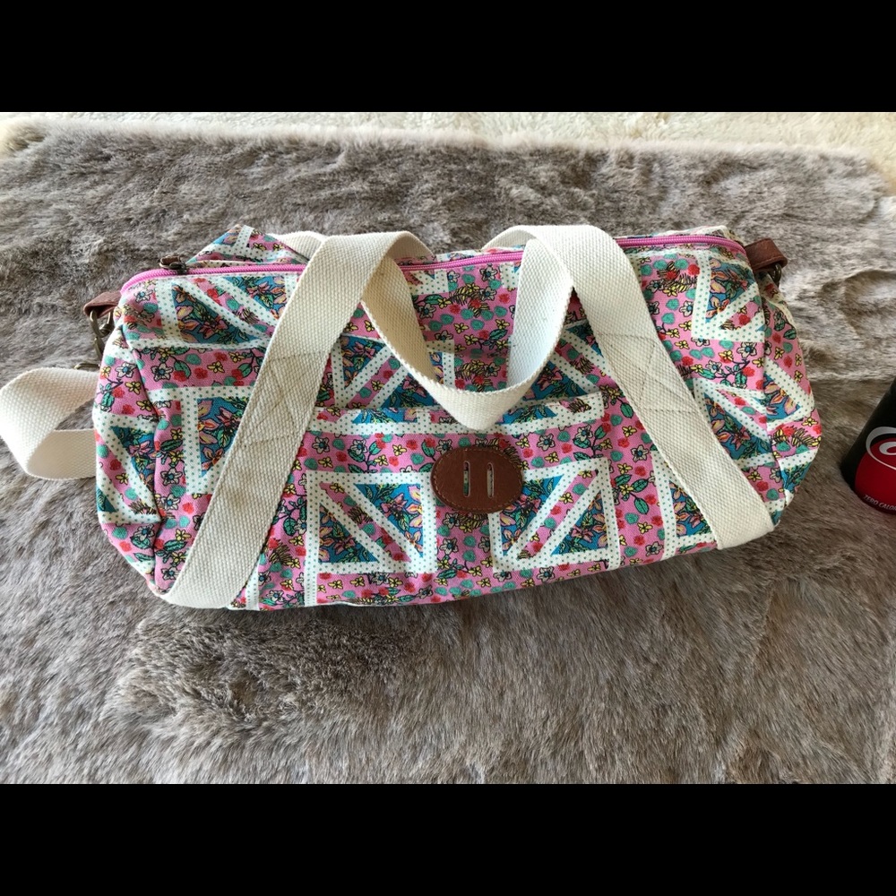 Madden girl messenger bag